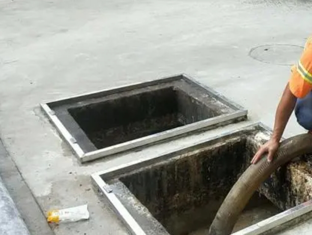 抱罗镇化粪池清理